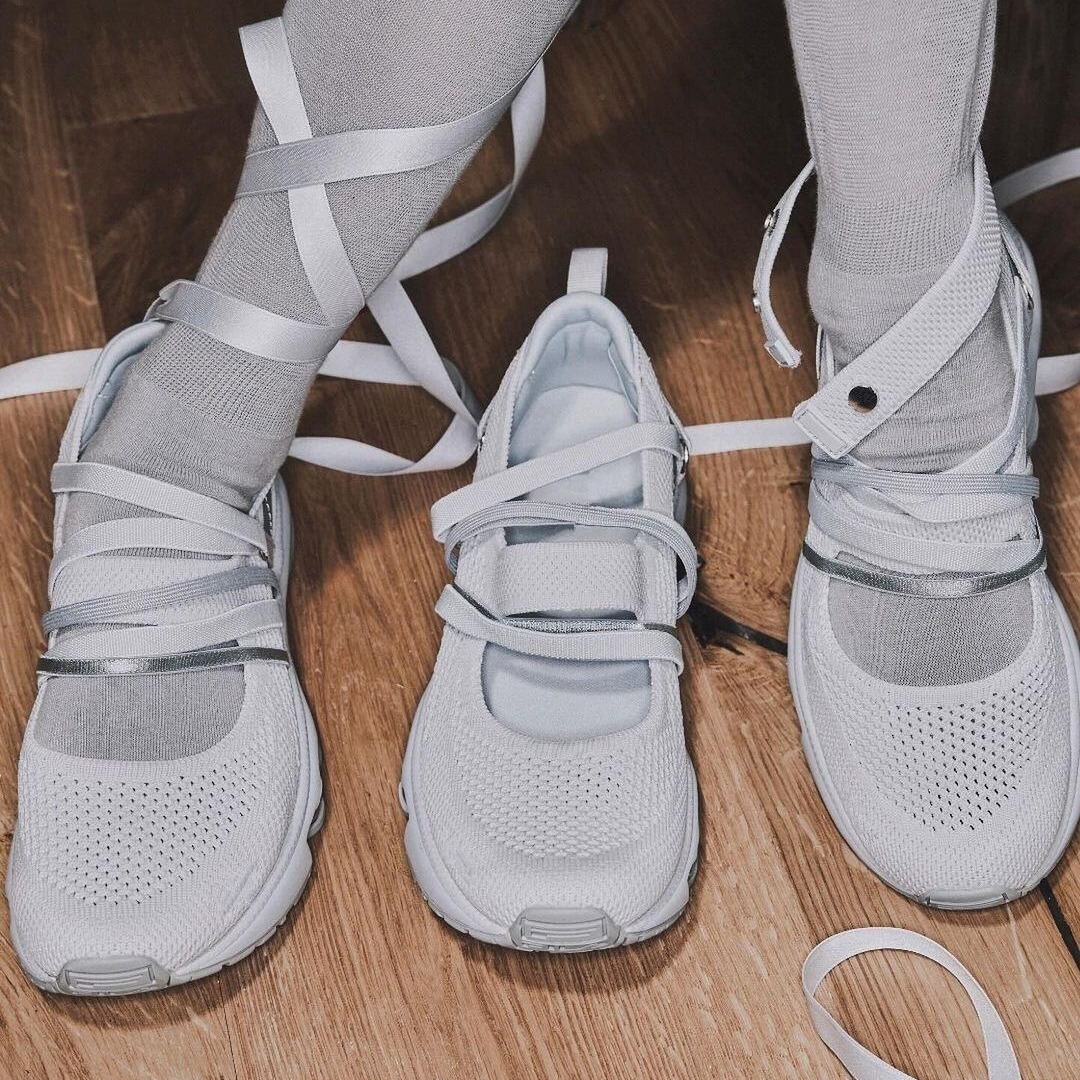 Skin version. Real leather. Galactic ballet sneakers. 2024 new pairs of cross-laces with Mary Jane.