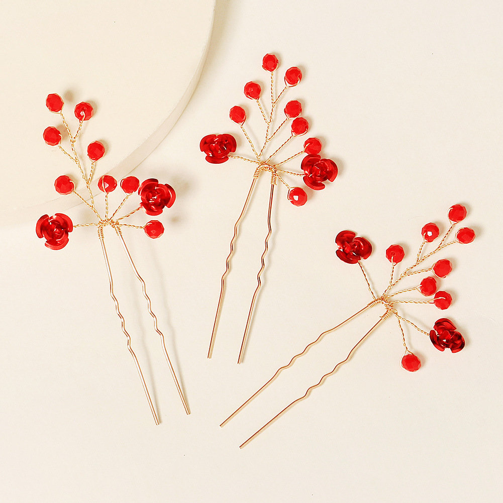 New bride's head in the cinema and make-up forks.