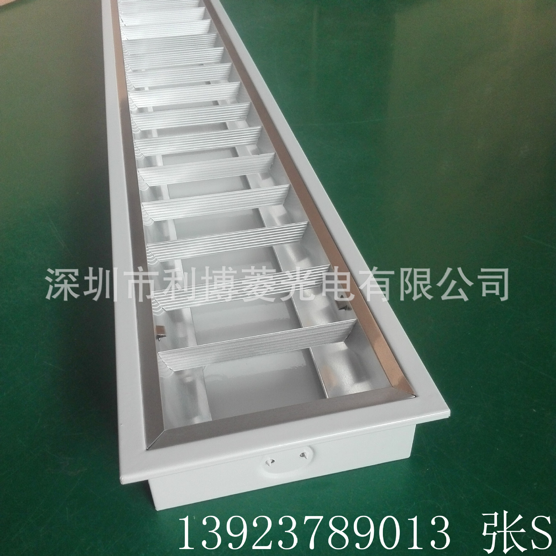 t8led embedded single-barrel lamp, plant 18W-barrel light plate, emergency led light plate shell package