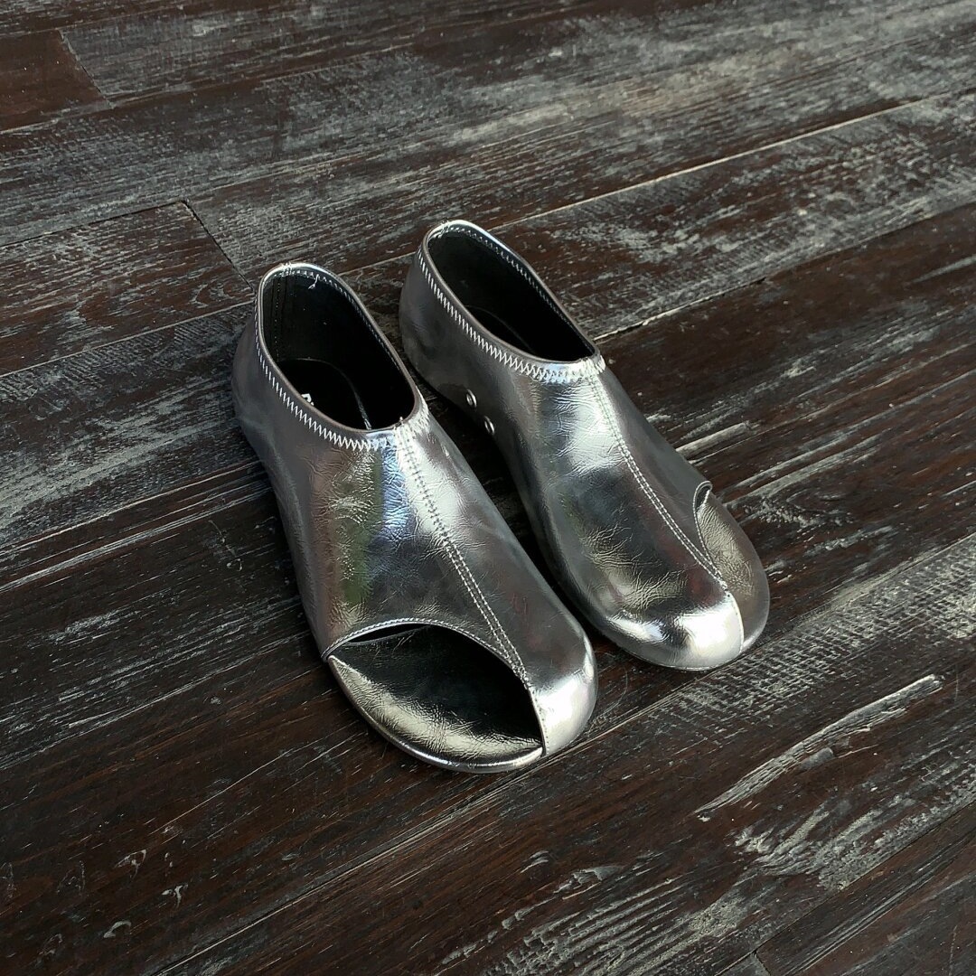 Skin version ~ Designed for a small group of half-to-be-skinned women with a retrograde and deep mouth.