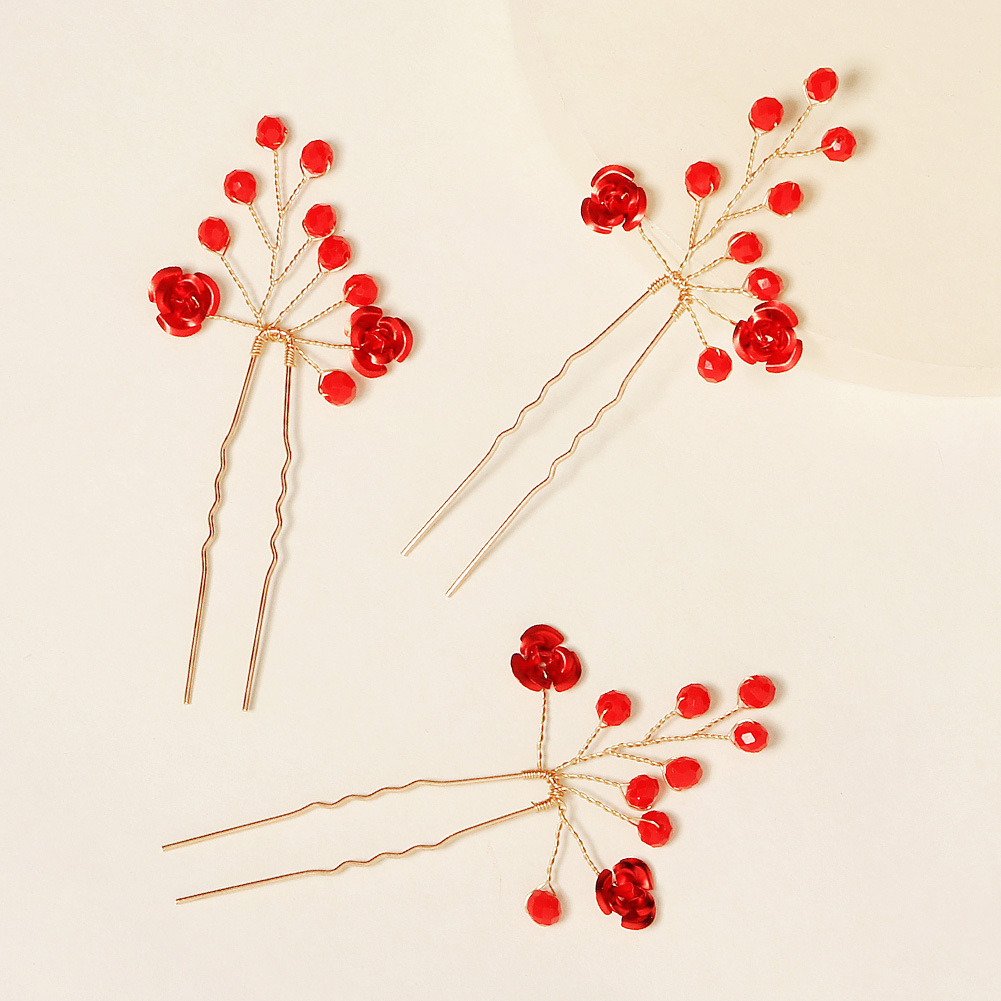 New bride's head in the cinema and make-up forks.