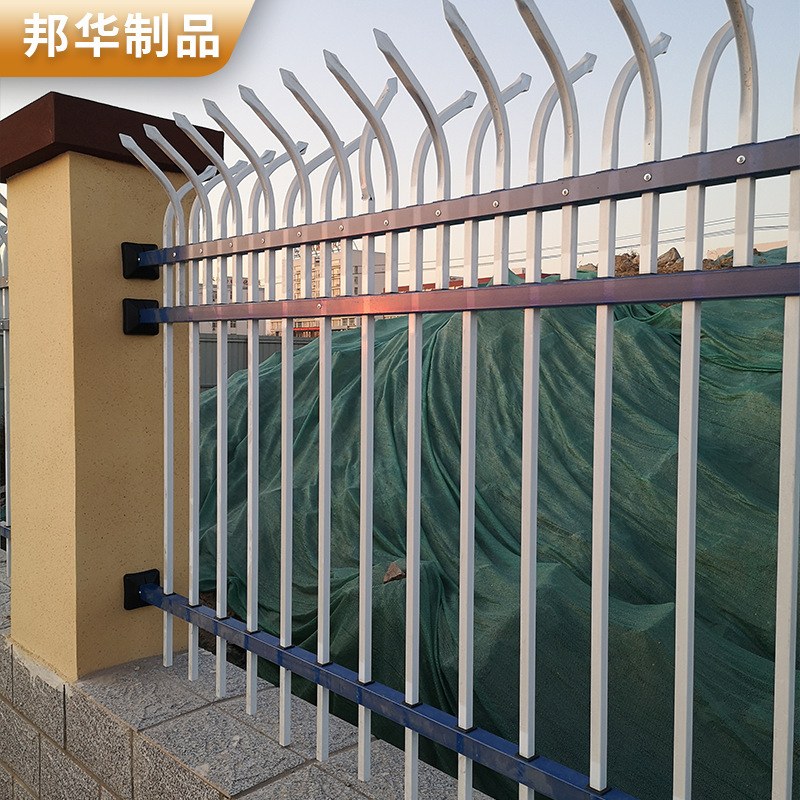 Wholesale of steel fences, road safety nets for zinc steel fences.