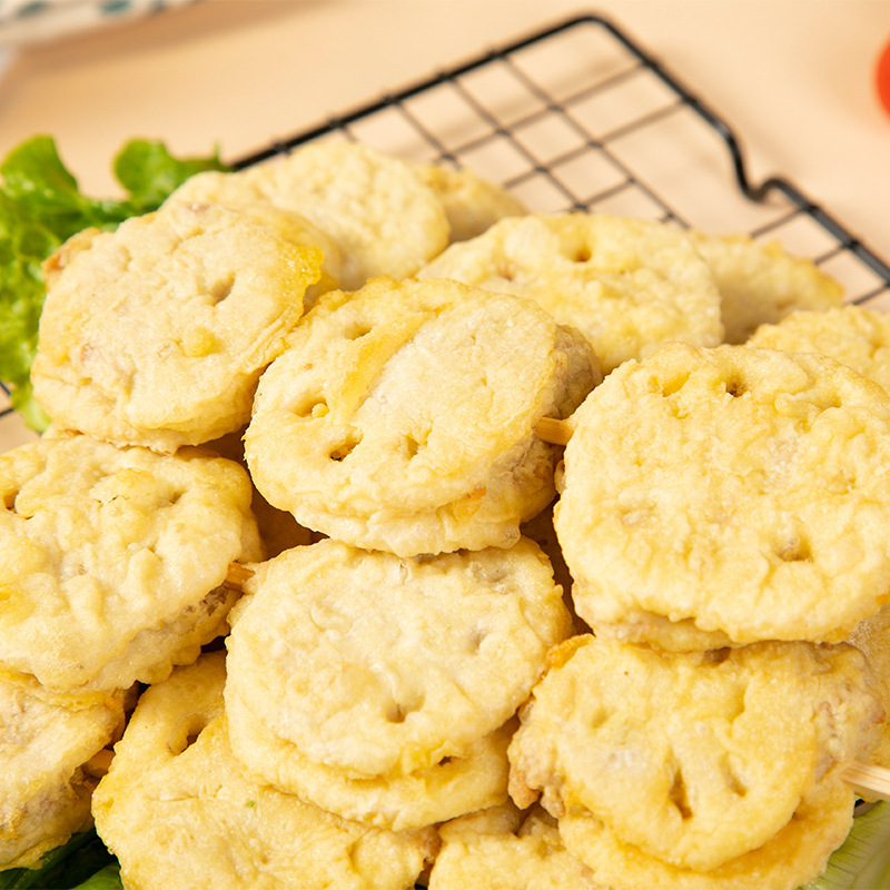 Jiangsutt's chicken-cracker box is full of soft, soft-fried snacks.