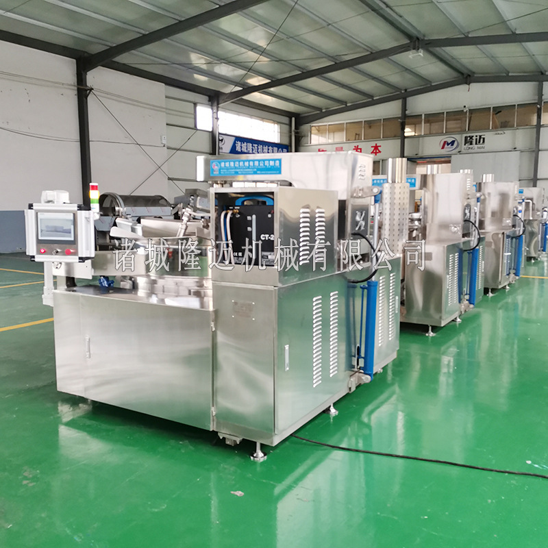 Nó là một cái chảo nướng đa chạm tự động.