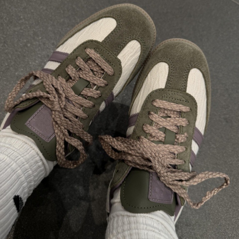 The 2024 Korean colored classics with the retrospected shoes and the gumption of the sports board shoes.