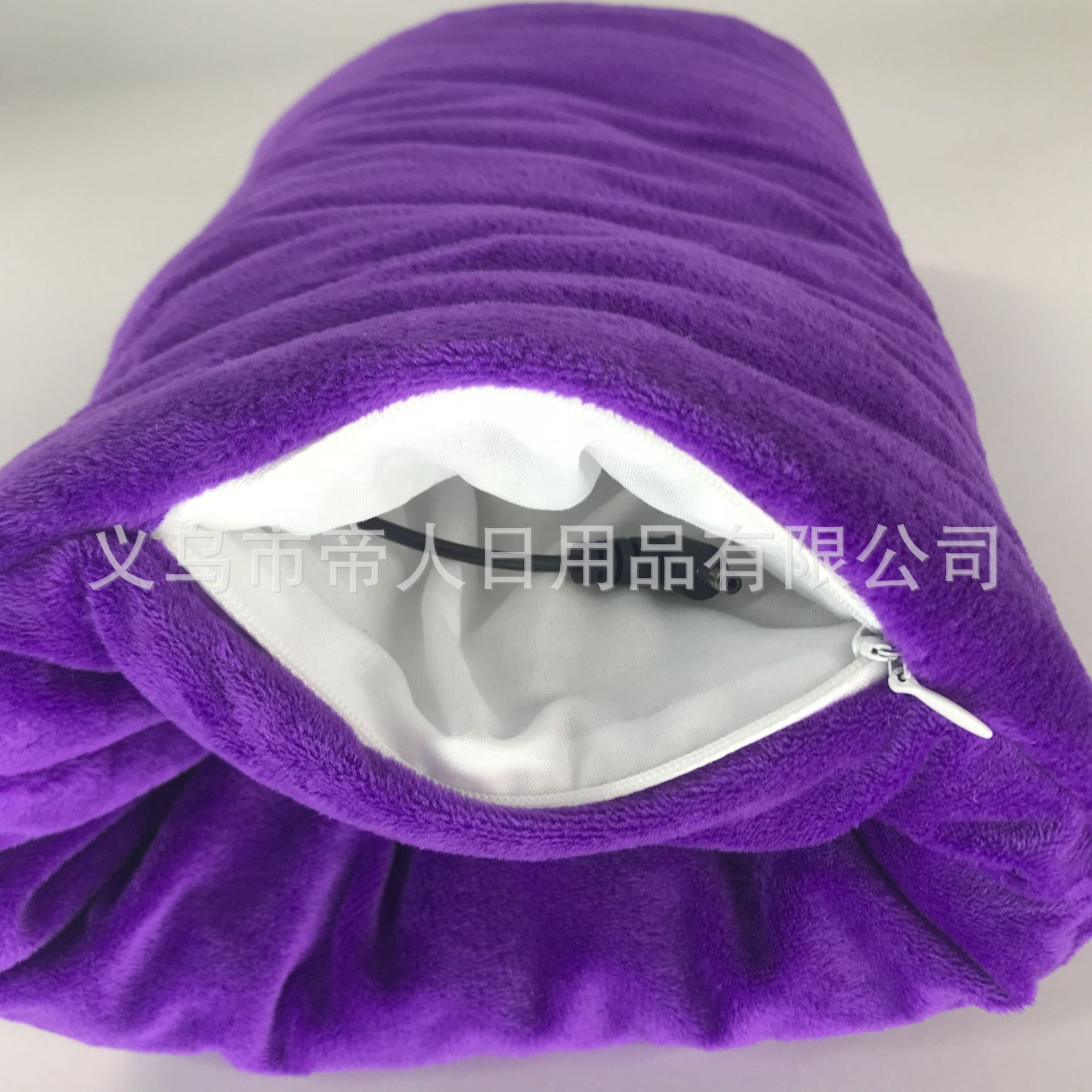 The plant is set to make USB hot and warm hand cloths warm and warm for winter.