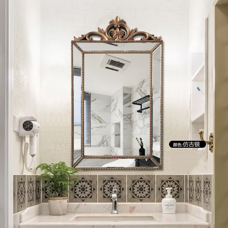 Modern light luxurious toilet mirror wall with hand-washed bathroom mirrors in the fireplace of the house.