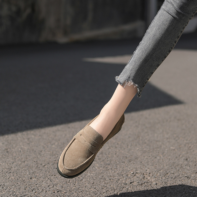 "Left Shoes in the spring of 2024, the new flat-skinned sandal velvet.