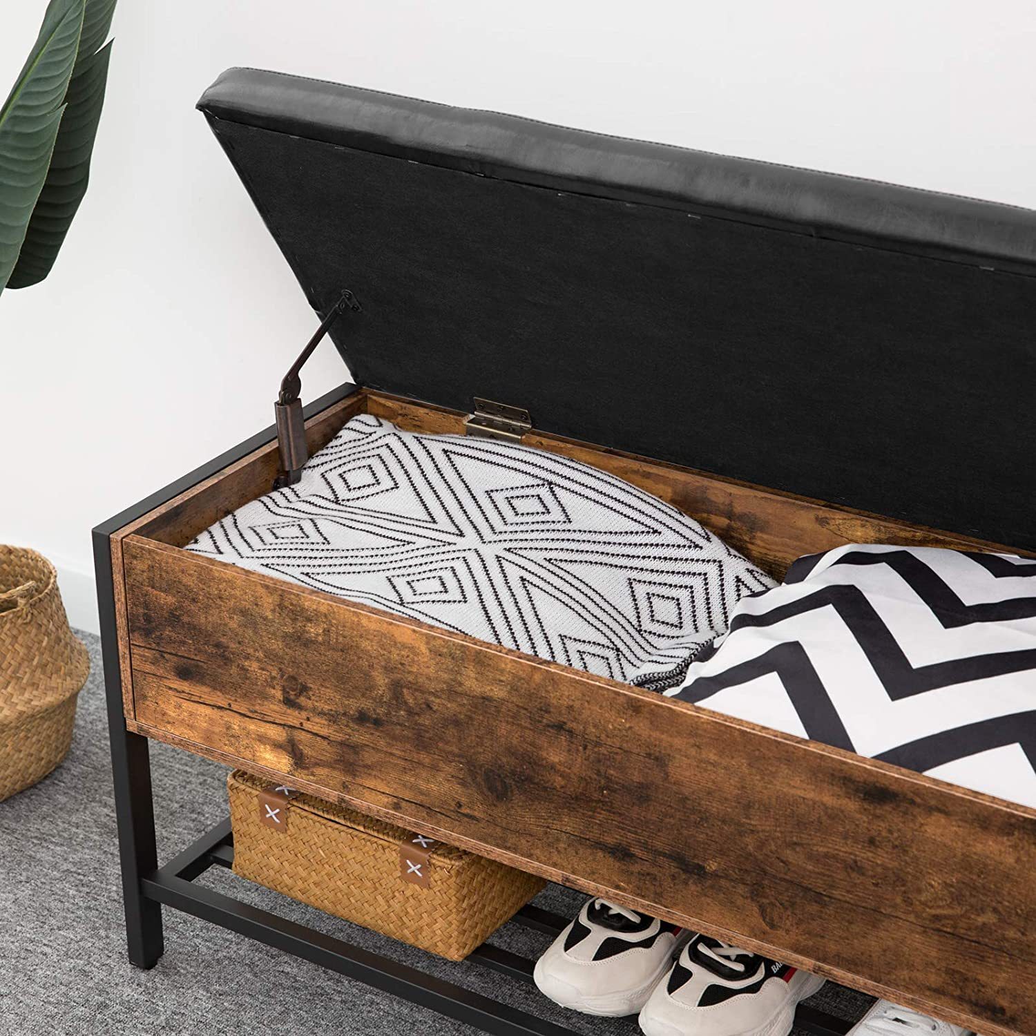 The short living room stool and shoe stools with soft mats and wall cornering of the storage box.