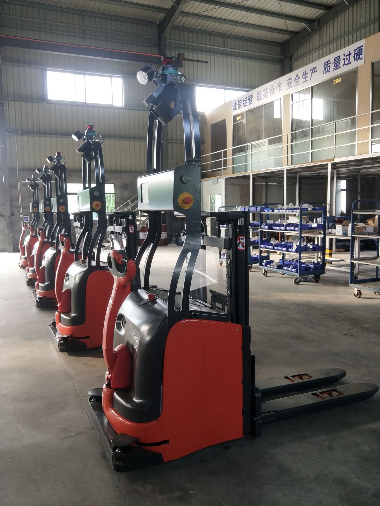 Forklift, smart unmanned forklift