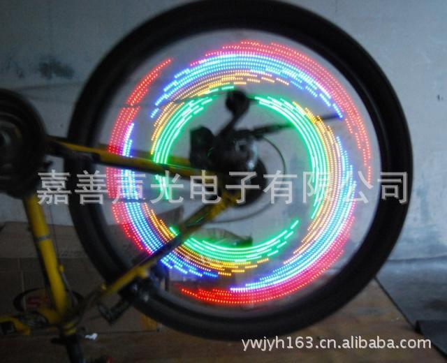 Cycling wheel-breeding and air-breeding lights on the door.