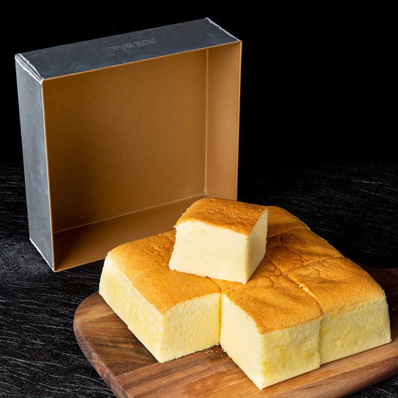 Freckler's old early-cake mold with a high-square bowl of gold without bread and cookies.