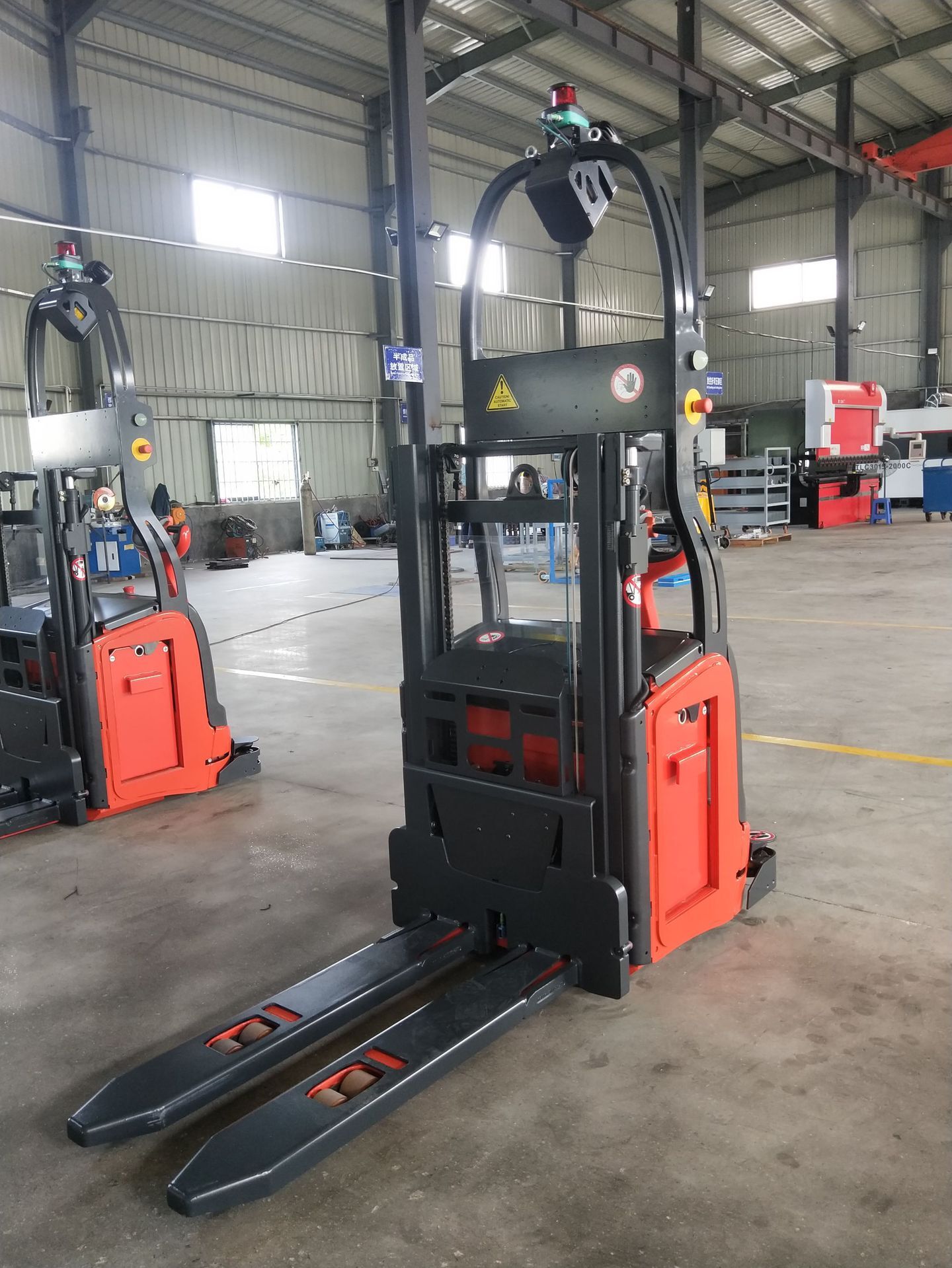 Forklift, smart unmanned forklift