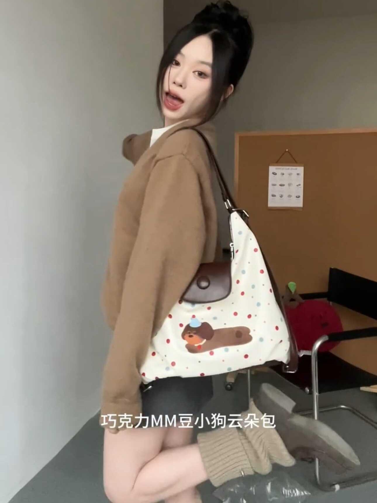 ช็อกโกแลต ช็อคโกแลตม้วนถุงเมฆ สําหรับสาวคนใหม่