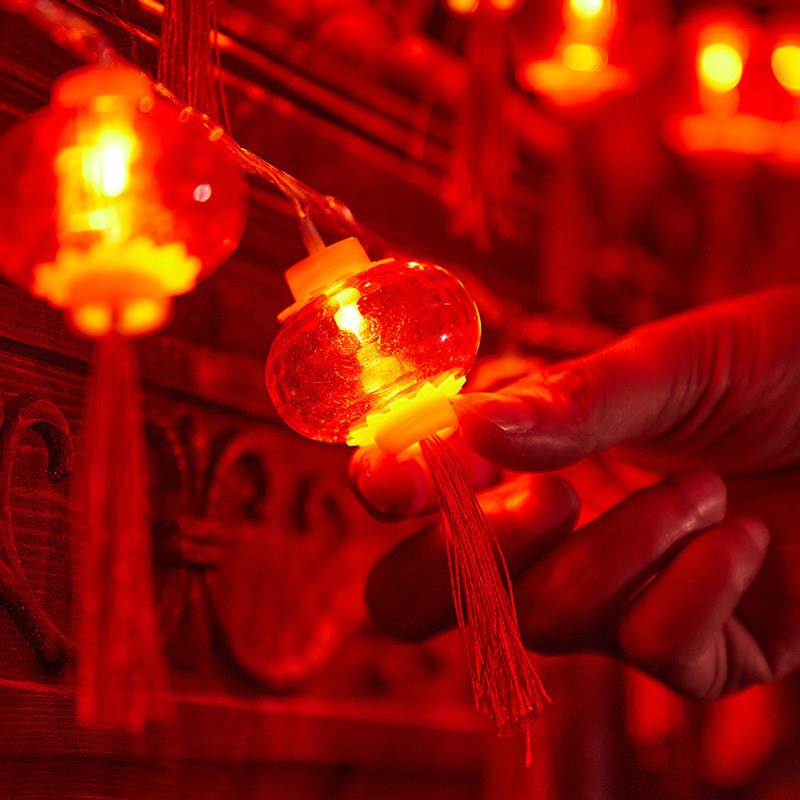 Spring lanterns, led lanterns, red lanterns for the New Year's Spring Festival.