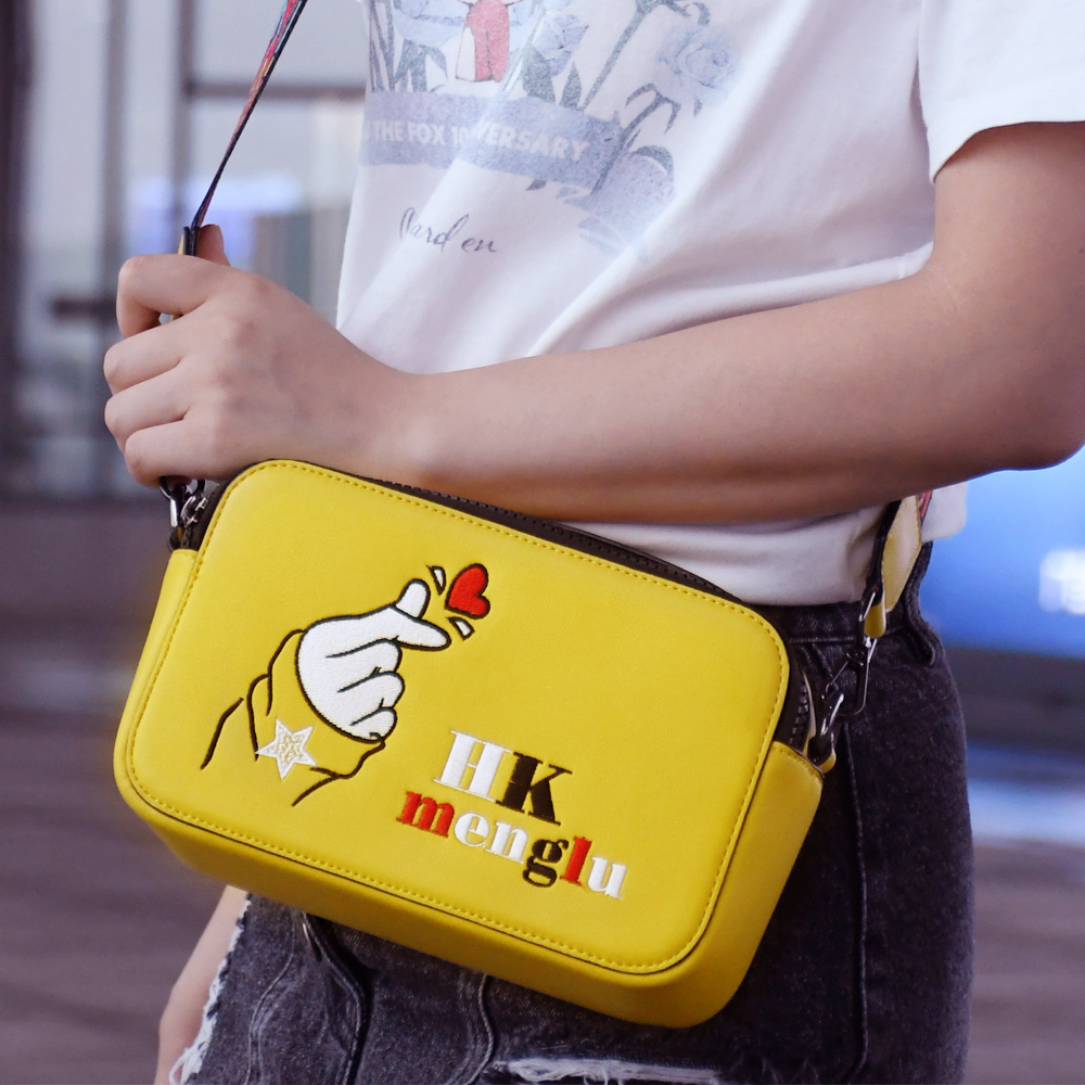 Cross-border trend new lady, one-shouldered, broad-banded, small-banded, slashed, female fashion bag.