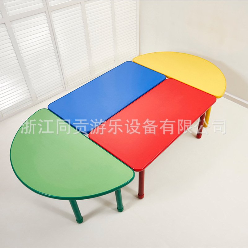 Tables and chairs for learning, drawing and hand-drawing tables can be mounted on tables and chairs.