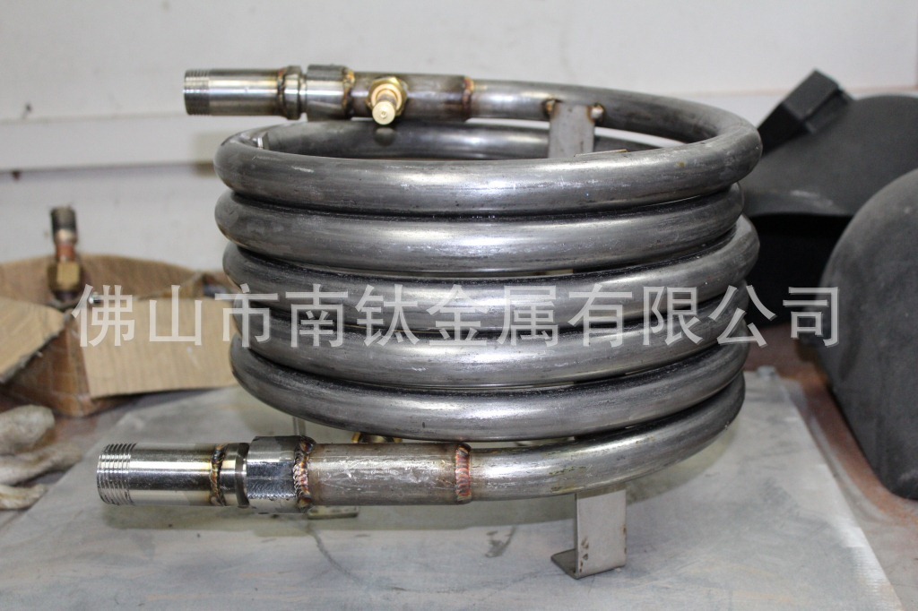 500 đô cho một ống nước cho một cái máy bơm nước nóng.