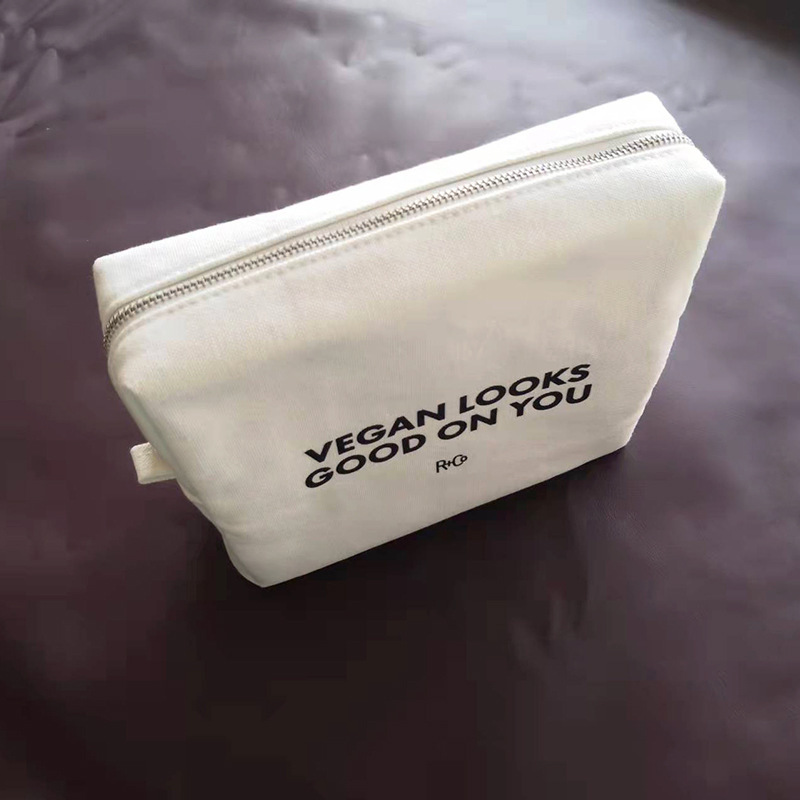 The make-up bag is customised by the manufacturer.