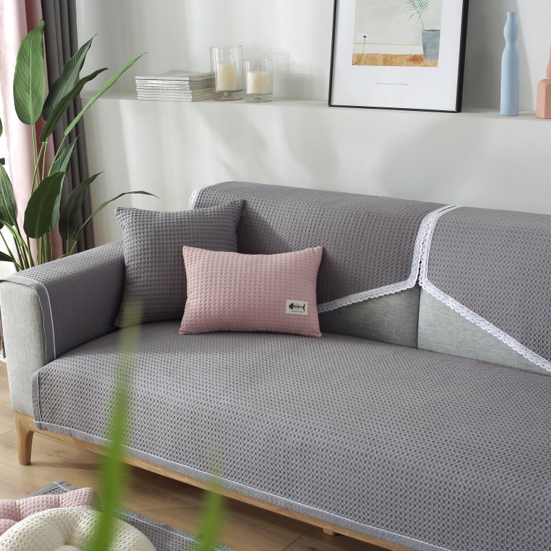 Simplicity and pure-coloured waffle couch pads.