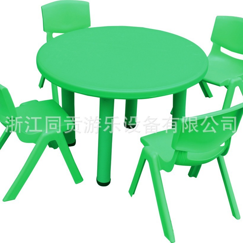 The eight-person extra-curricular table with the children's plastic table and chair at the kindergarten school