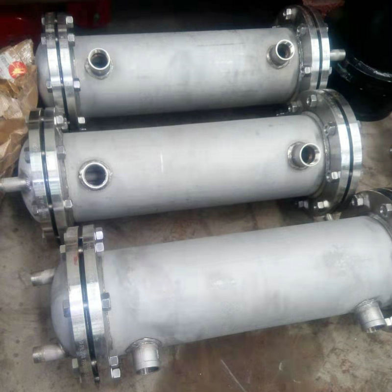 The manufacturer custom-made tube-shell heater, cooler, pipe-hull cooler, line-heater processor.