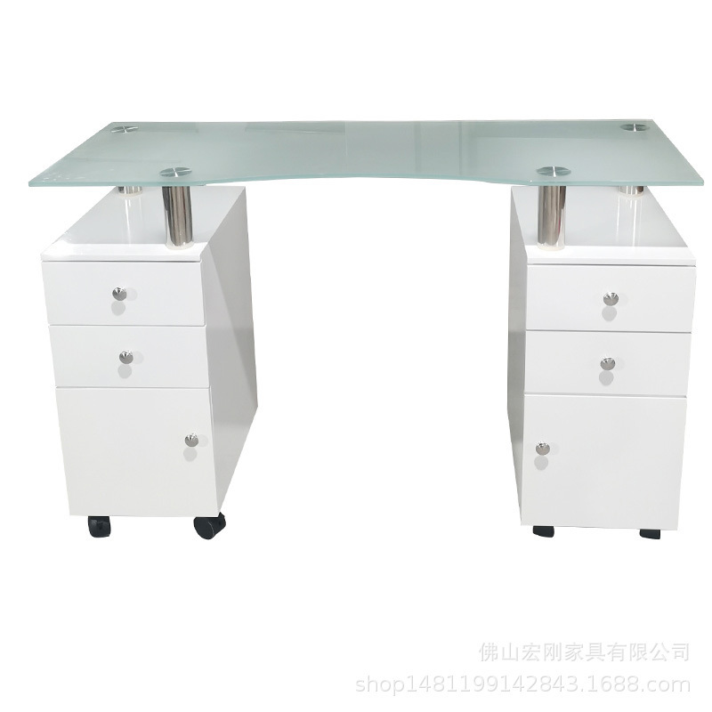 Two-person white-painted glass-painted table of nails.