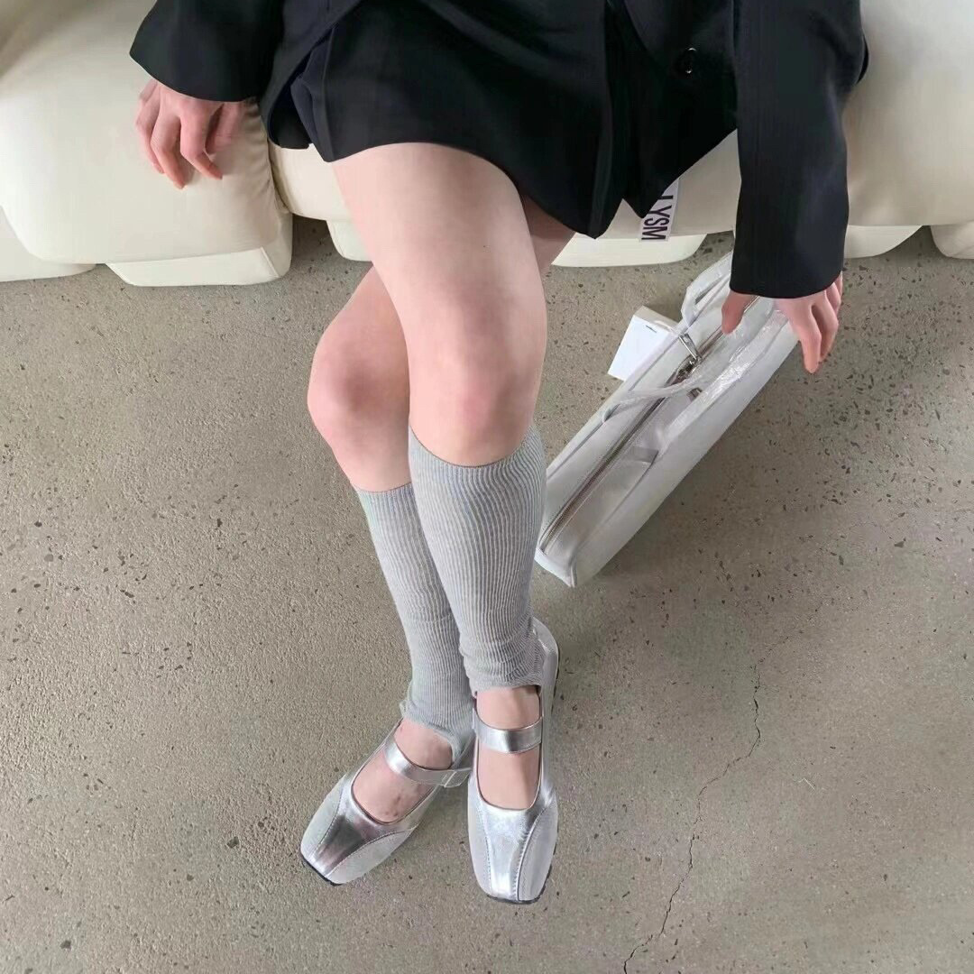 Cow-skinned. French square flat. Mary Jane's 24-year-old new shoes.