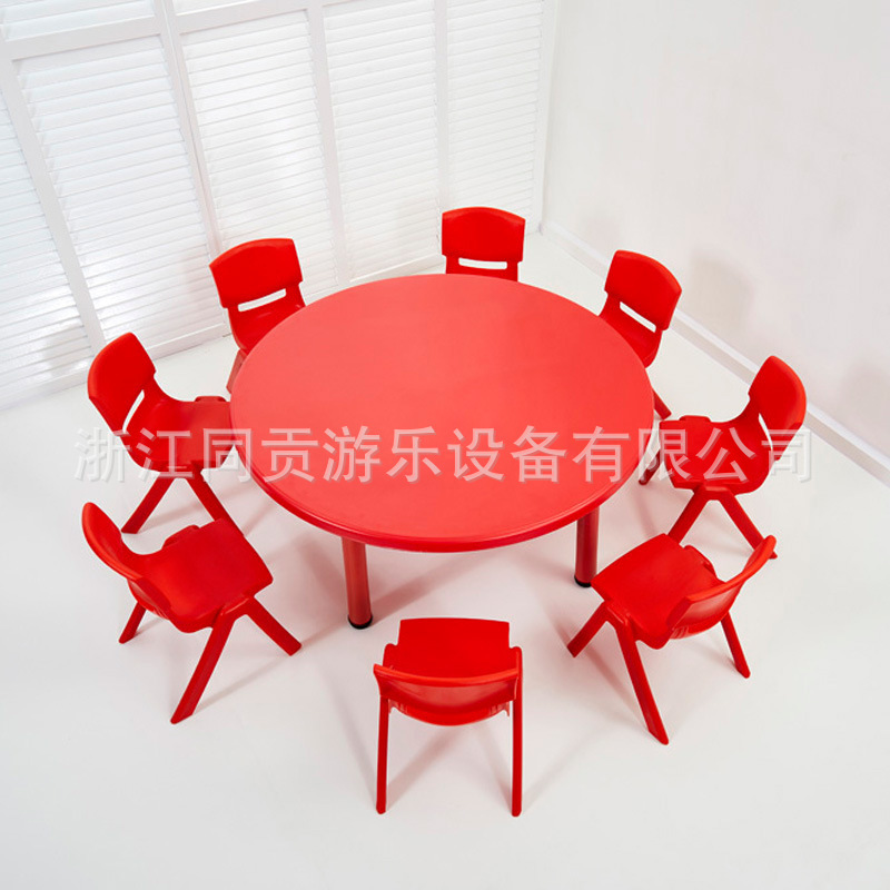 The eight-person extra-curricular table with the children's plastic table and chair at the kindergarten school