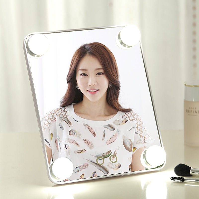 The factory's Kevin LED smart makeup mirror, three types of cool light, and a combination of light, four bulb-light frames.