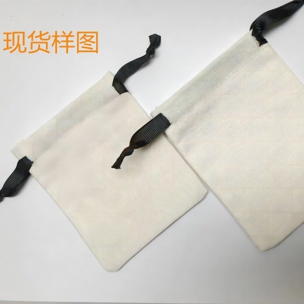 The manufacturer customizes the little cotton-covered tarpaulin bag bag for the bag.