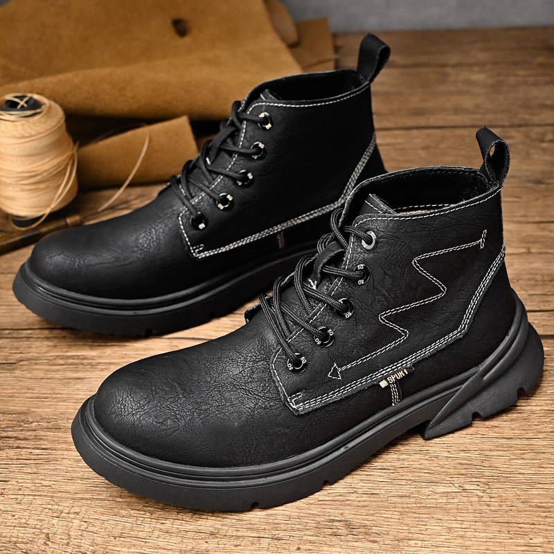 Tiền mới của mùa thu để giúp Martin Boots và cửa hàng bánh giày.