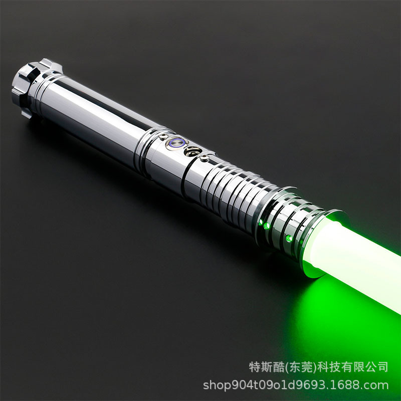 TESKU quyết định rằng thanh kiếm băng giá bằng kim loại Star Wars có thể được sao chép dễ dàng và vung kiếm laser.