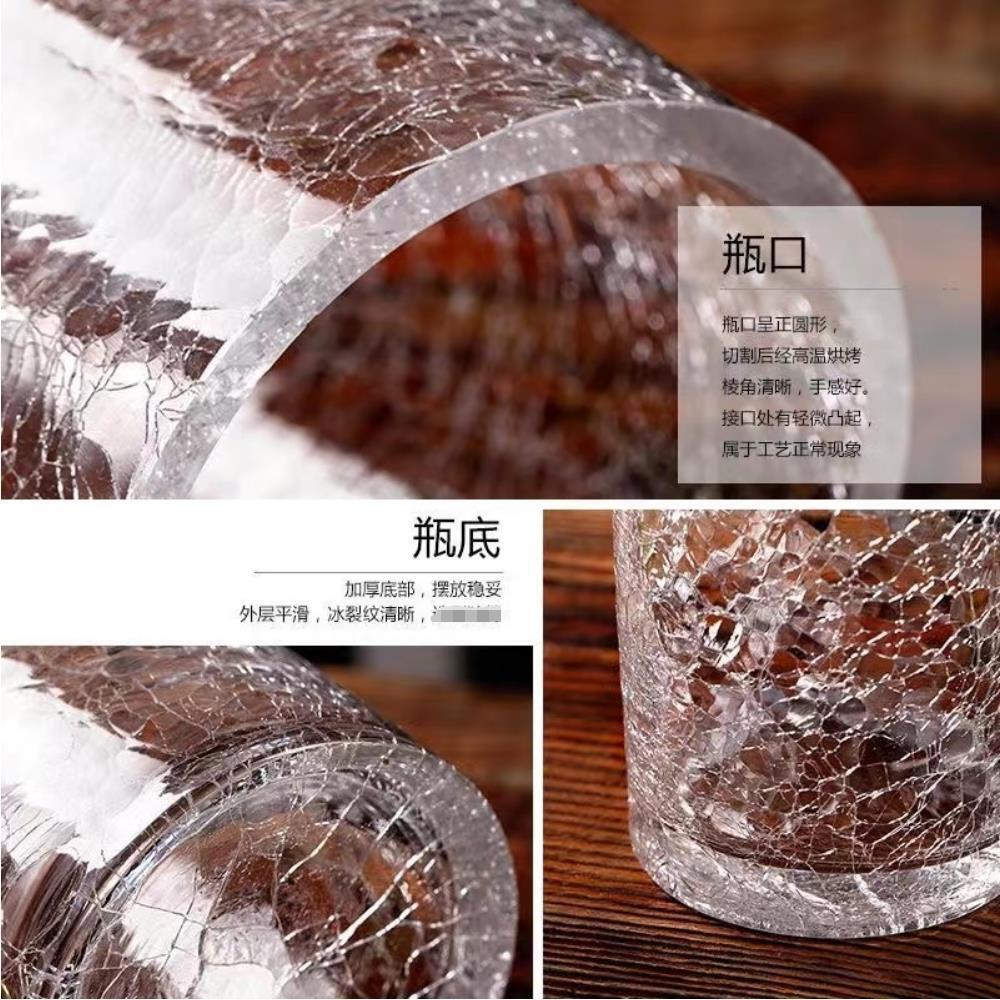 더 큰, 더 두꺼운, 똑바른 입히는 혈관, 투명한 물, 부유한 대나무 거실에 있는 얼음breathed 유리의 꽃다발.