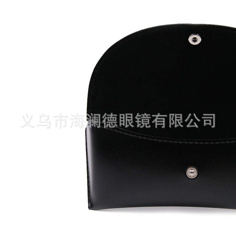 Precious, black PU leather glasses, nice and simple glasses bags, straight sales, wholesales.