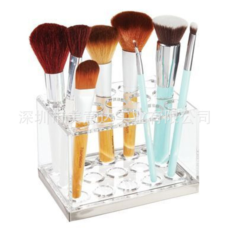 The manufacturer's straight-up makeup brush set-up, Aclik's 2mm transparency box.