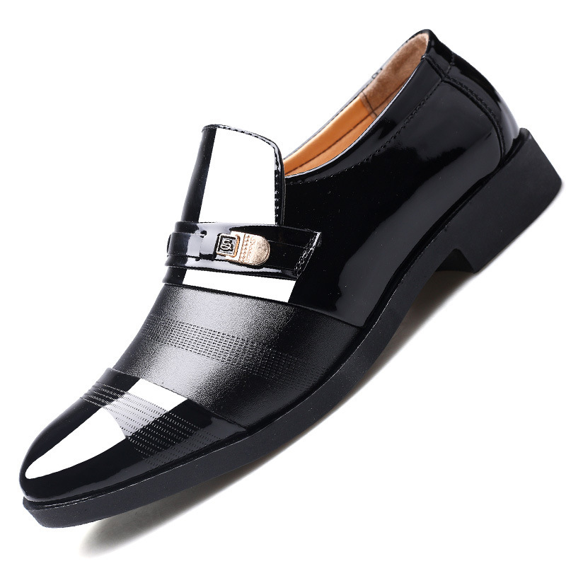 Summer Shoeman Business is wearing one shoe, one shoe, one pair of shoes, one pair of shoes.