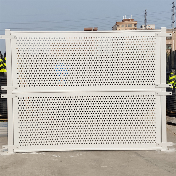 Zinc-plated, round-hole white construction site municipal construction works to block the Aoshima plant.