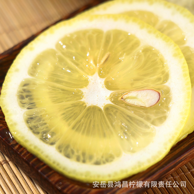 Fresh lemon and green lemon fruit, five pounds of lemon.