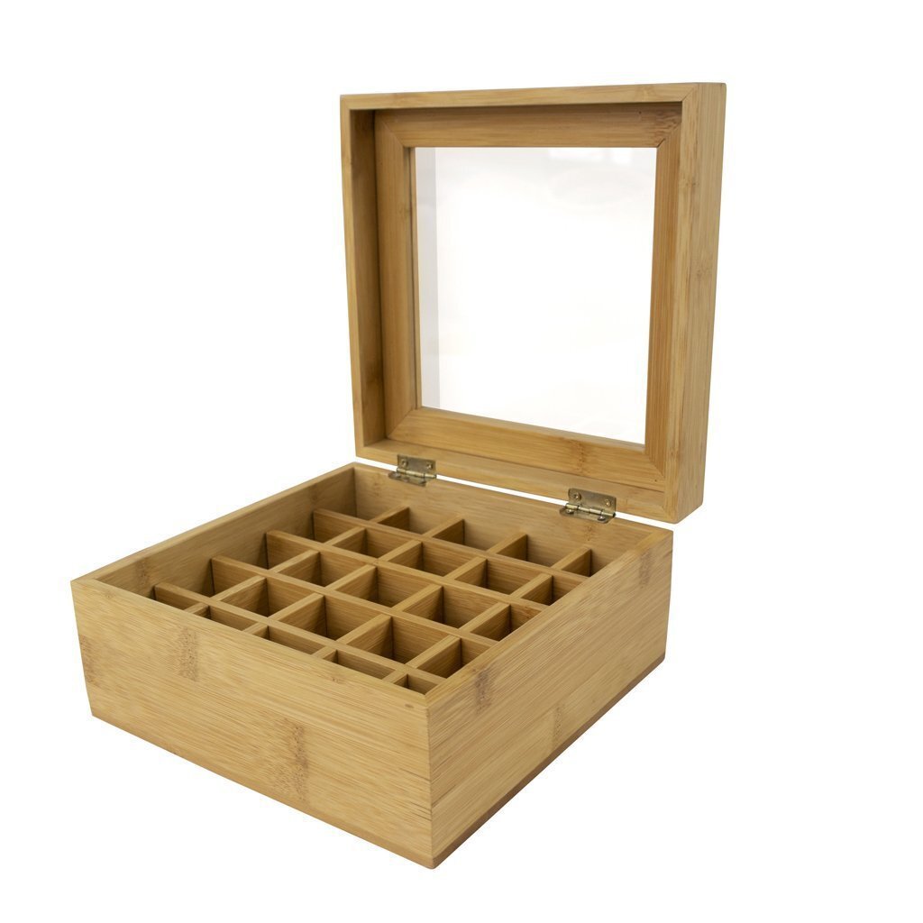 Twenty-five mackerel-grubt boxes are stored in solid wood.