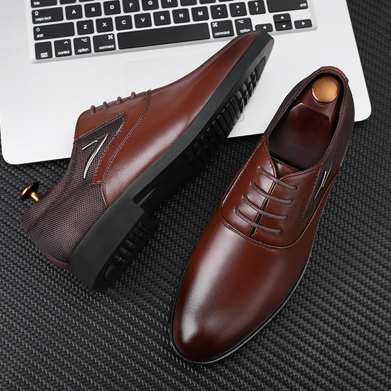 New size men's leisure shoes are in business with a man's shoes and a pair of shoes.
