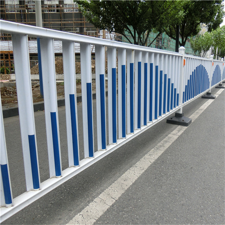 Road fences, non-separation fences, central traffic fences.