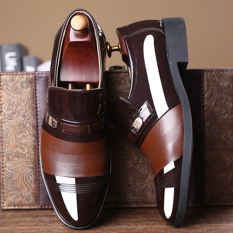 Summer Shoeman Business is wearing one shoe, one shoe, one pair of shoes, one pair of shoes.