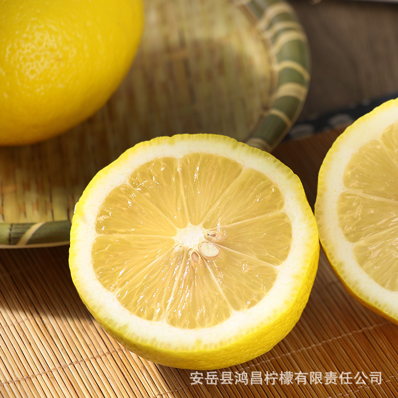 Yellow Lemon Fresh Lemon Fruit An Emerald Lemon Base direct-out fruit, 250-400 grams each