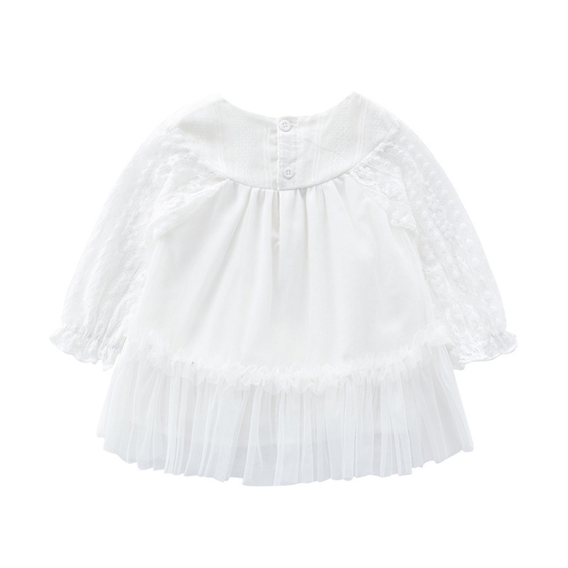 A baby dress, a girl's princess dress, a girl's white dress, a baby's long-sleeved sunscreen.