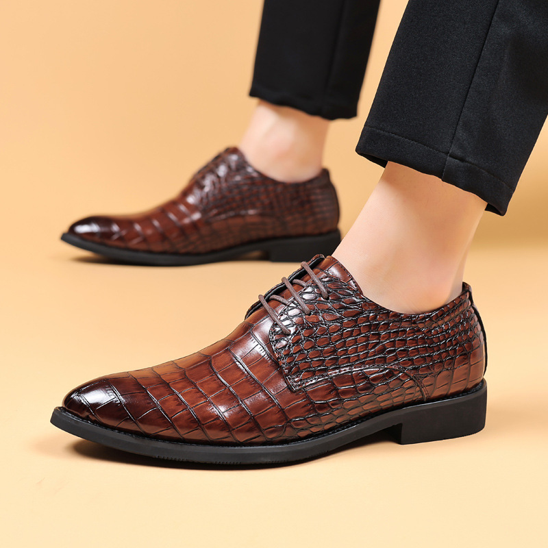 2024 Shoes Men's New Business is putting in a gator's-shoe-shoe-skinned English-hot big shoes.