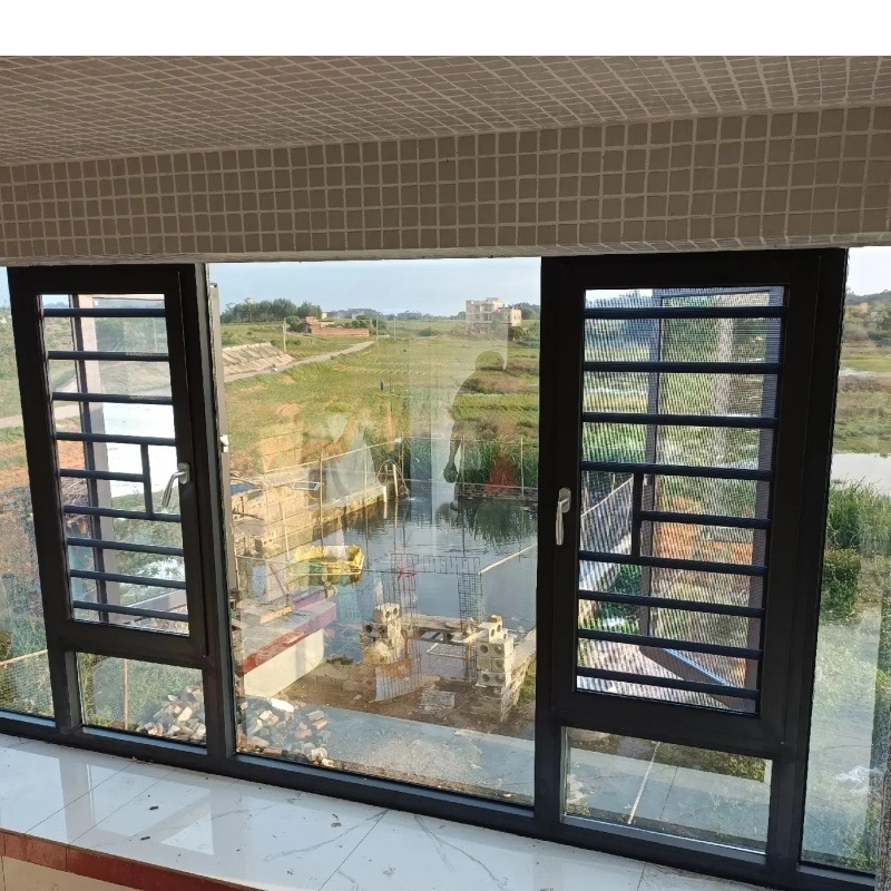 The factory's wholesaled 70-aluminium alloys flat open windows, flat windows on the balcony.