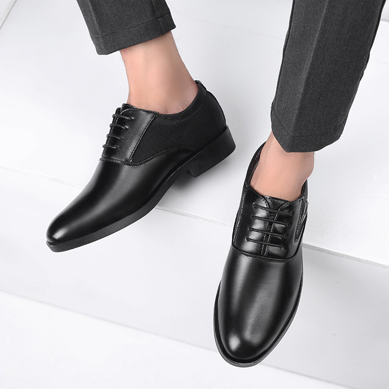 New size men's leisure shoes are in business with a man's shoes and a pair of shoes.
