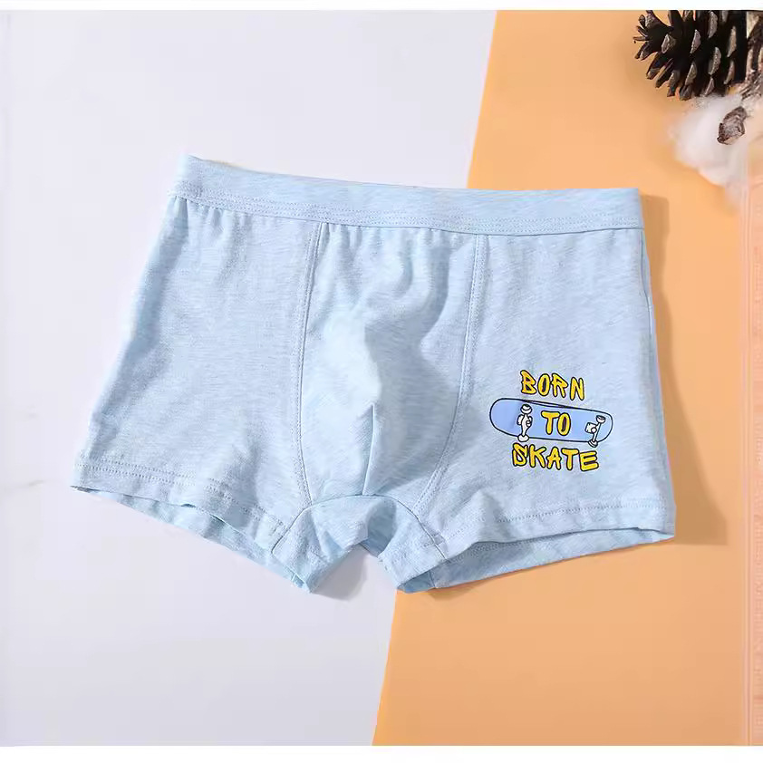 Cậu bé mặc đồ vest, cậu bé trong mồ hôi, cậu bé mặc quần lót.