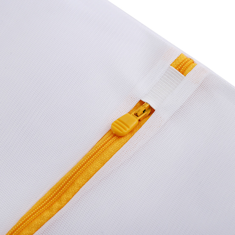 Wholesale of the Amazon-sold product with a thick, fine net laundry bag with an underwear bag is customised